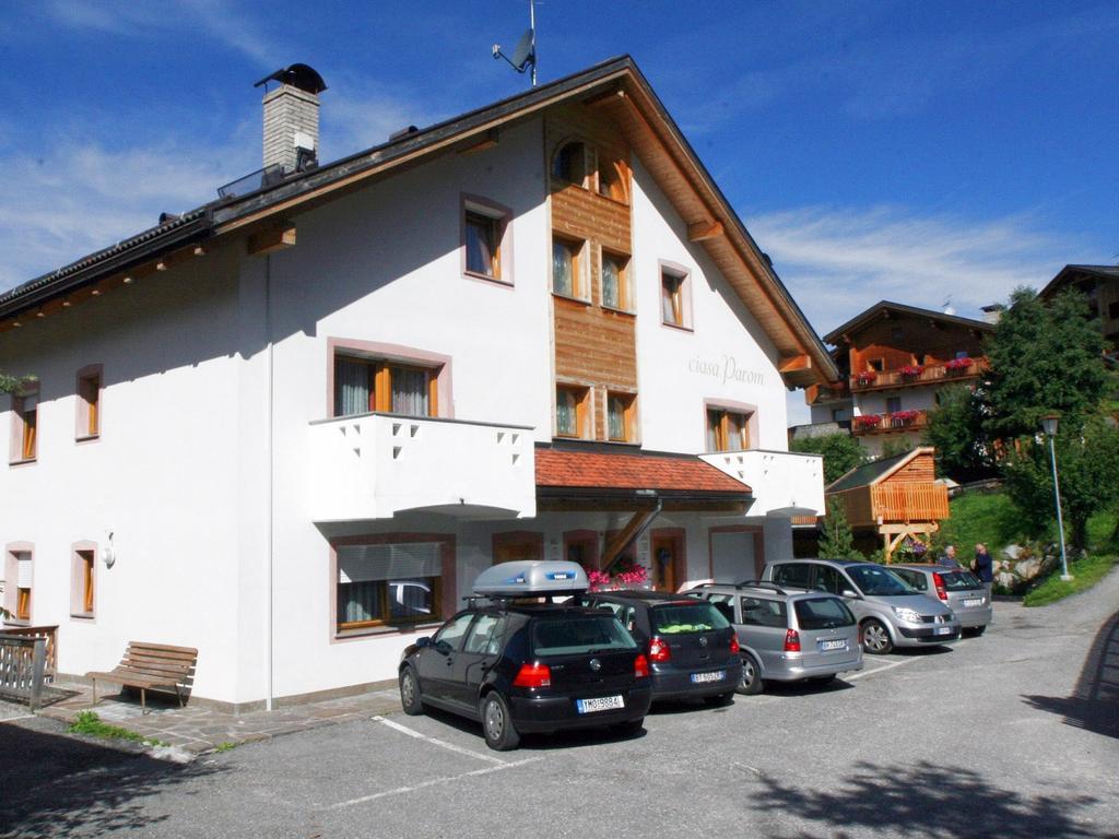 Ciasa Parom Apartment San Cassiano  Bagian luar foto
