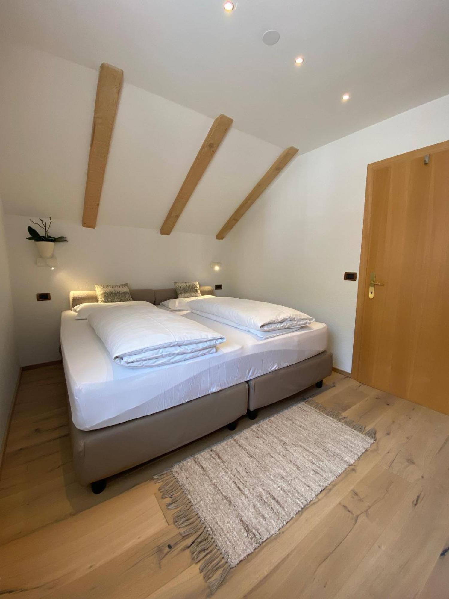 Ciasa Parom Apartment San Cassiano  Bagian luar foto